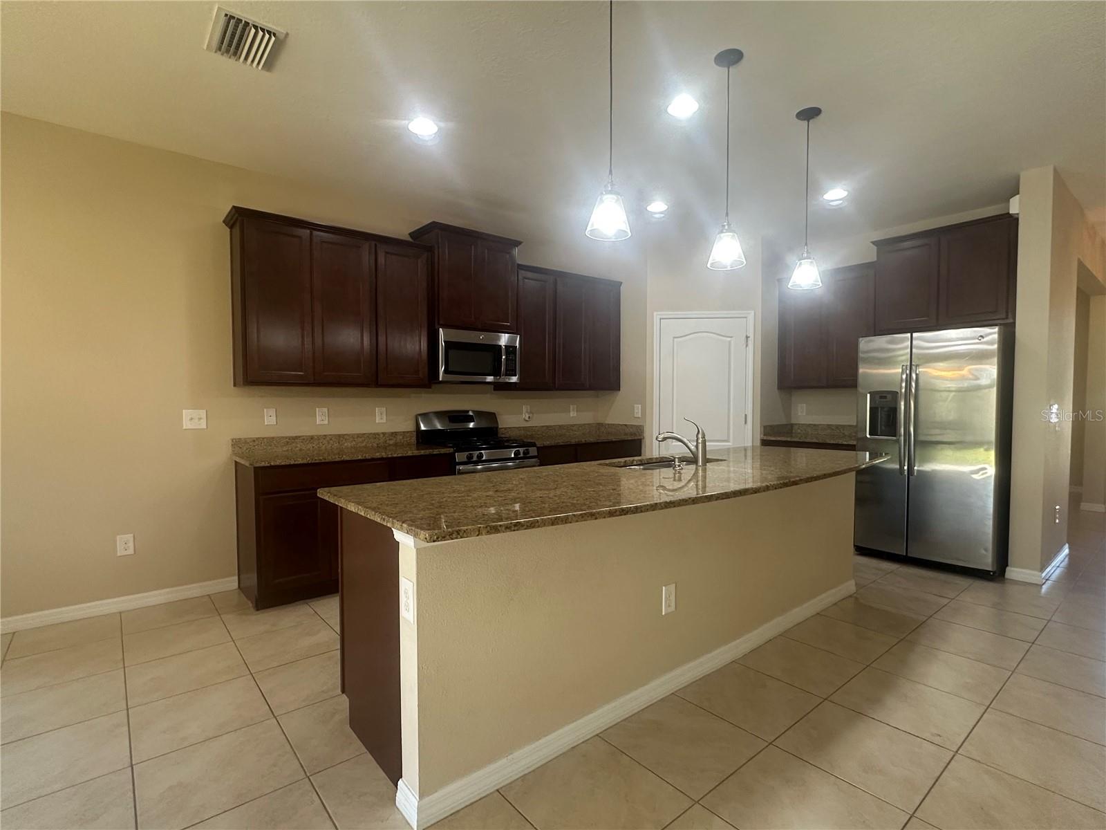 Image 5 of 24 For 6309 Lantern View Place