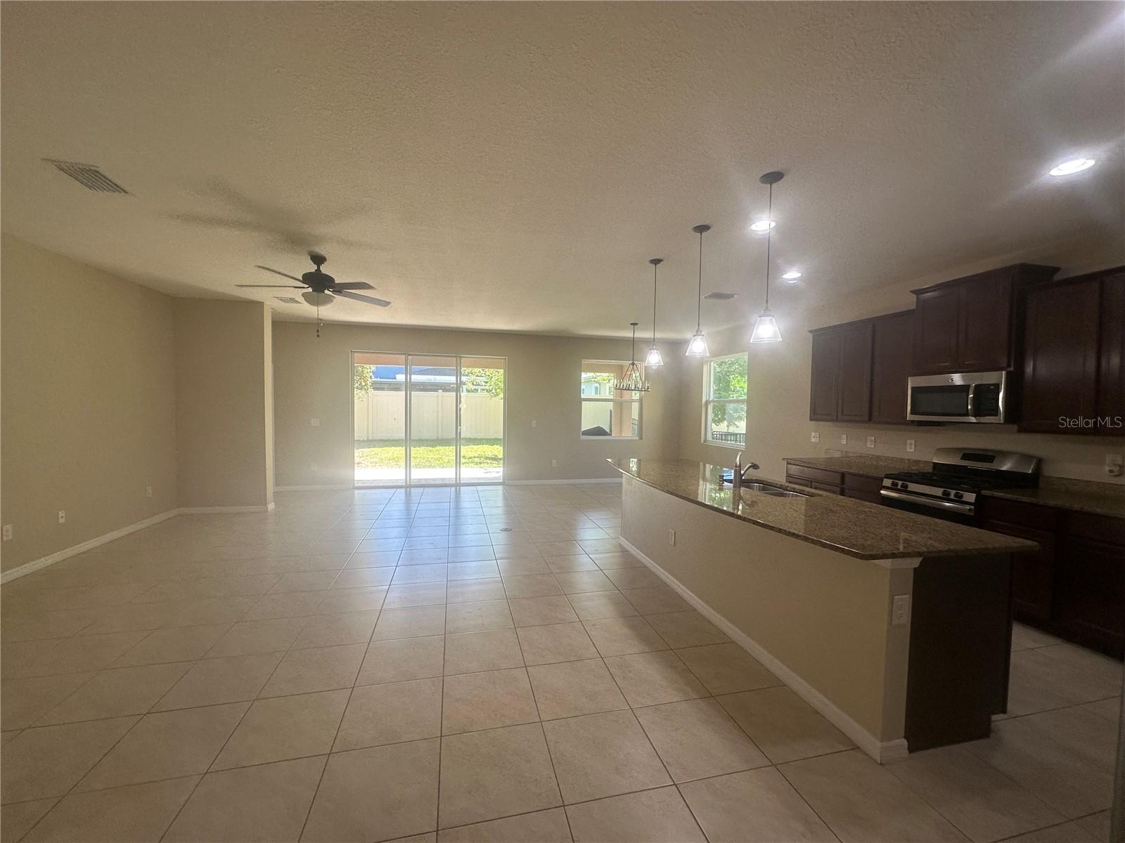 Image 7 of 24 For 6309 Lantern View Place