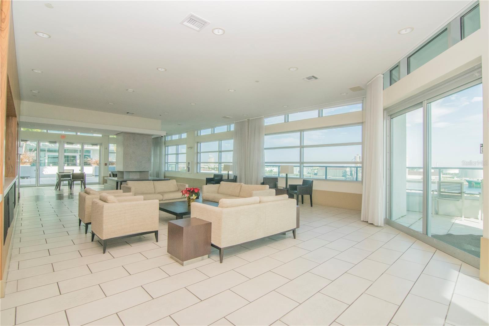 Image 32 of 42 For 912 Channelside Drive 2710
