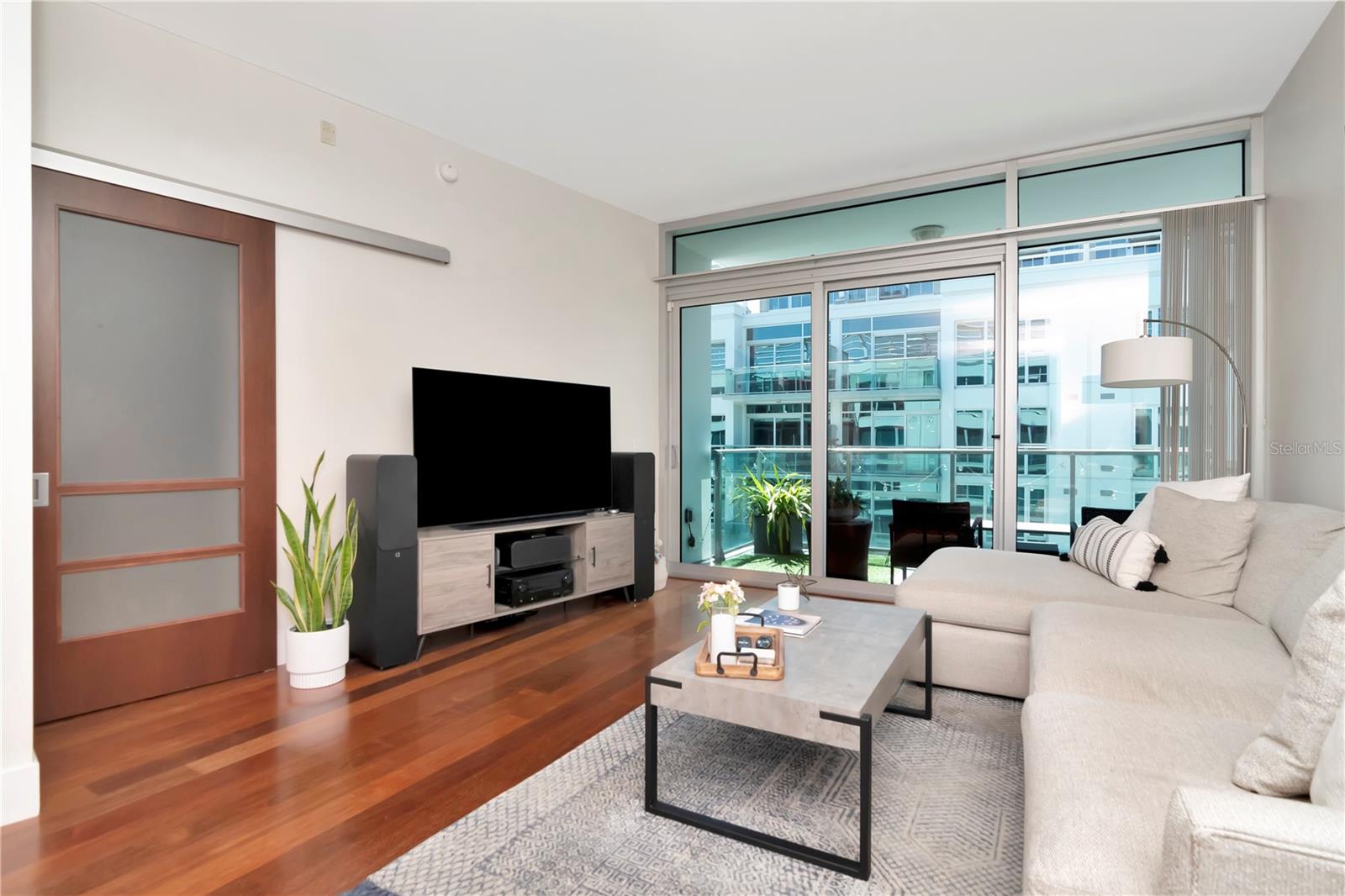 Image 7 of 42 For 912 Channelside Drive 2710