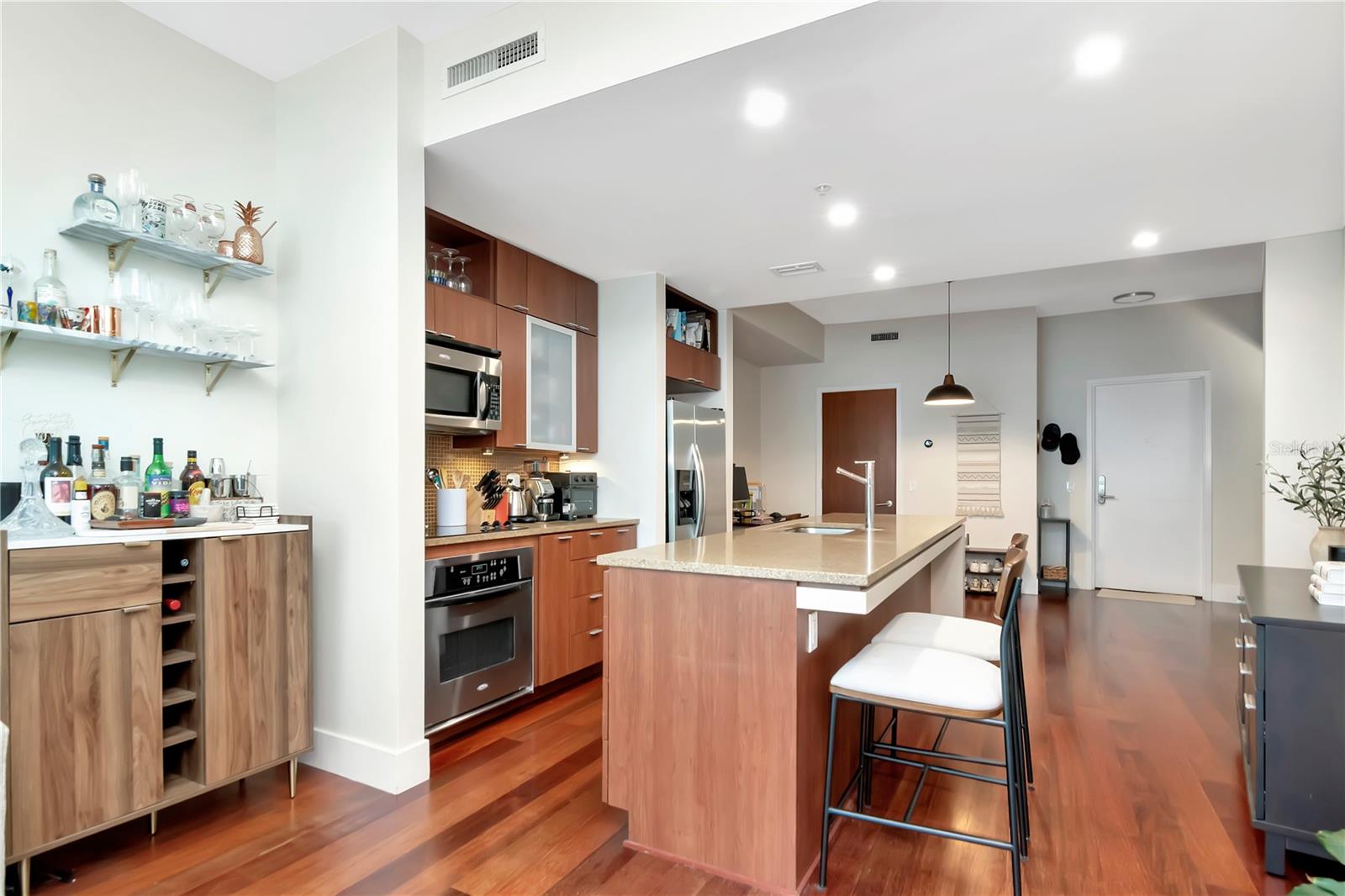 Image 8 of 42 For 912 Channelside Drive 2710