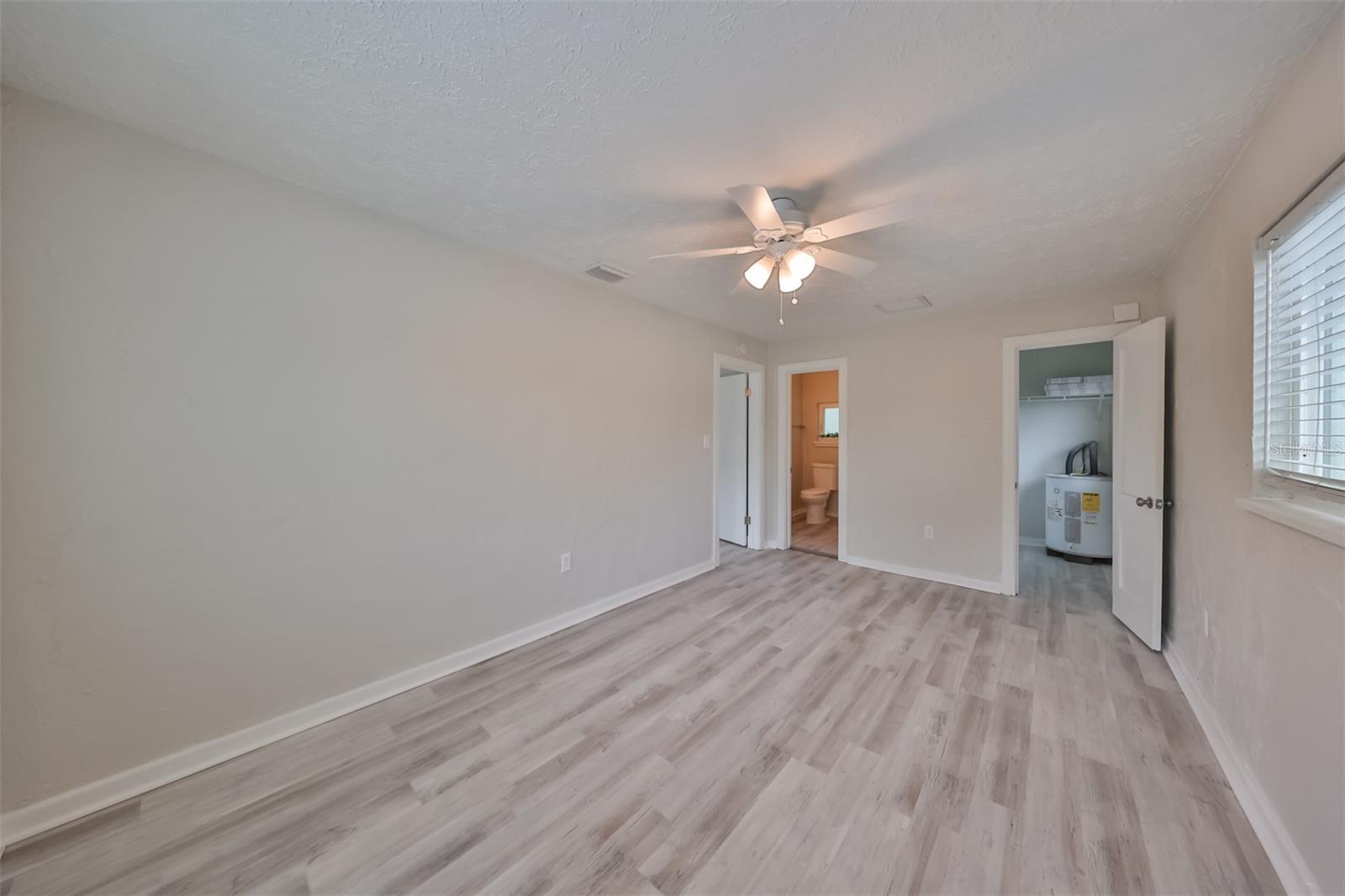 Image 14 of 21 For 3900 52nd Avenue N 1-2