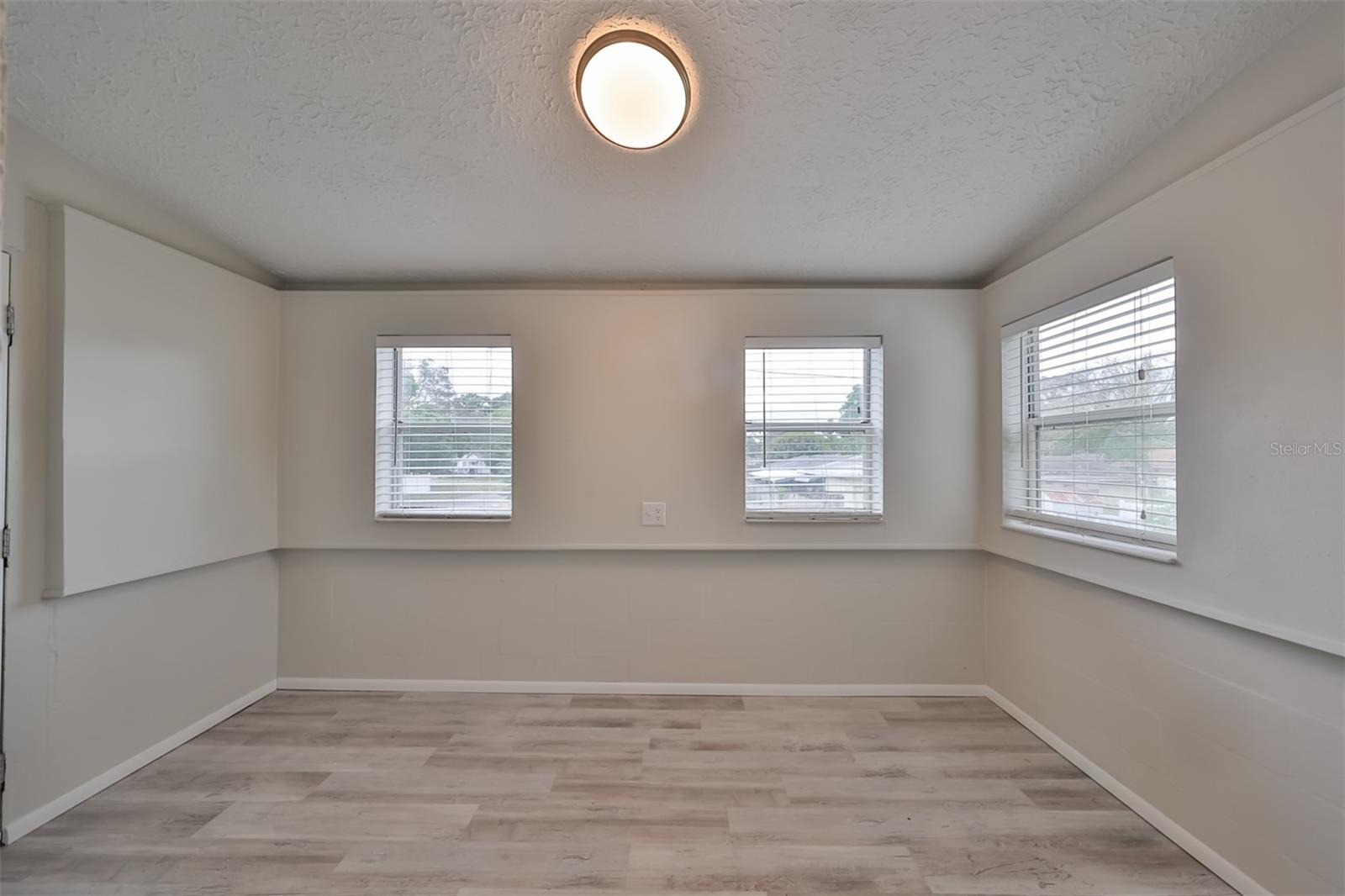 Image 18 of 21 For 3900 52nd Avenue N 1-2