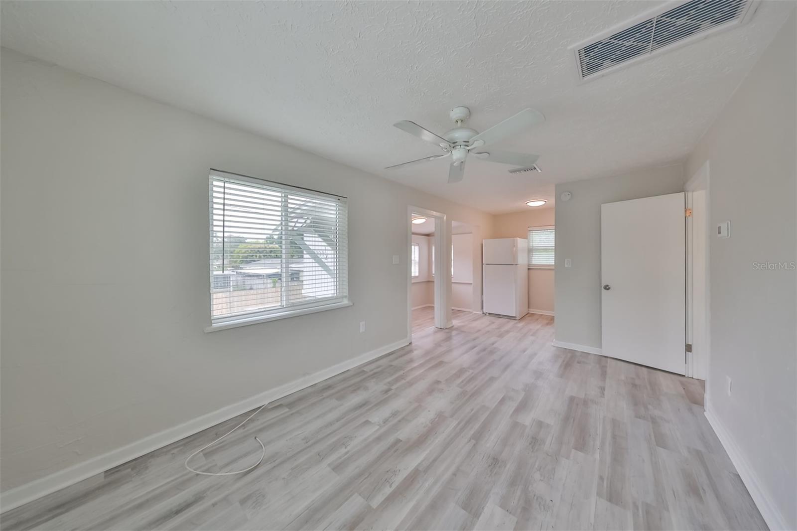 Image 8 of 21 For 3900 52nd Avenue N 1-2