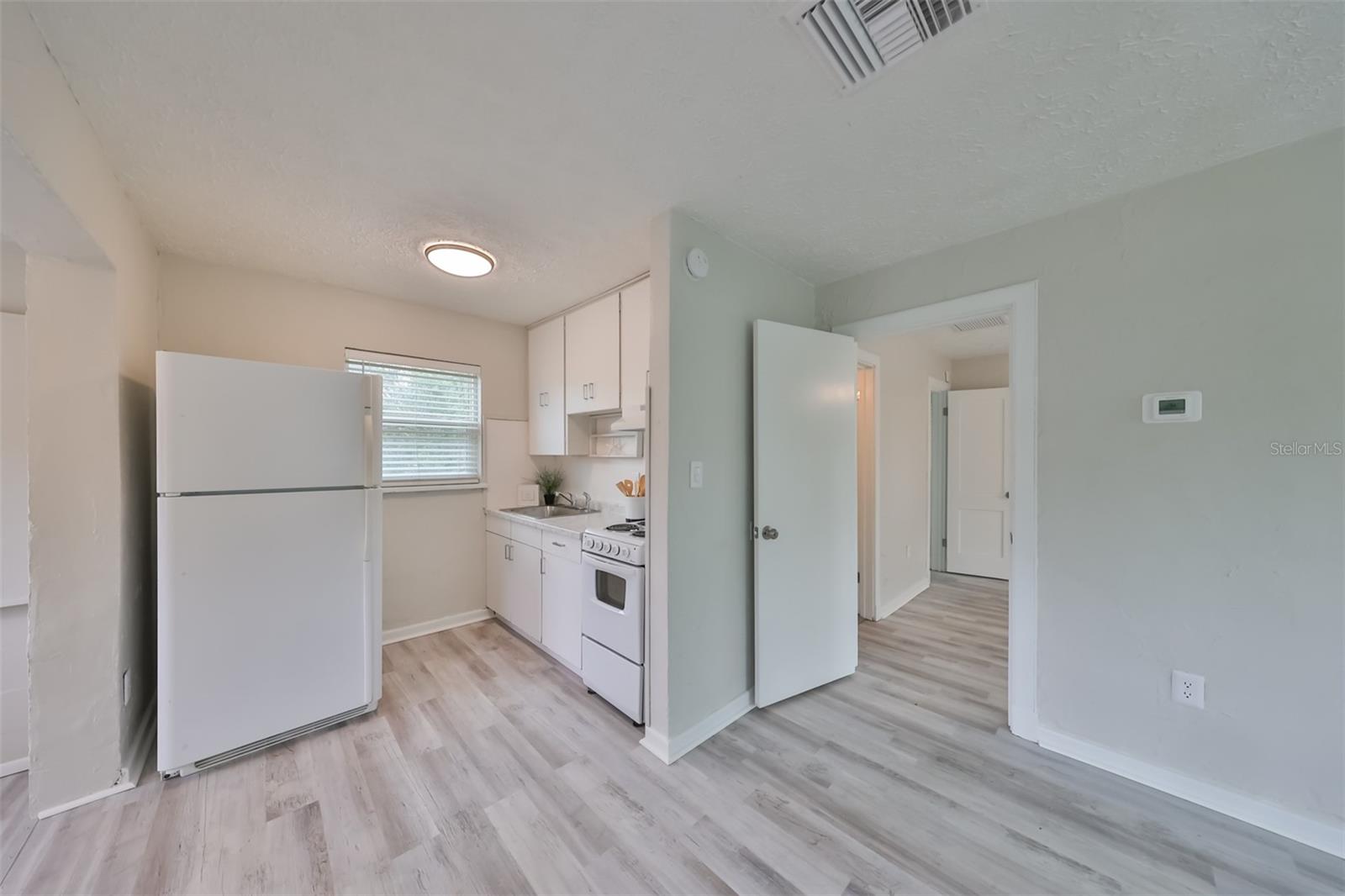 Image 9 of 21 For 3900 52nd Avenue N 1-2