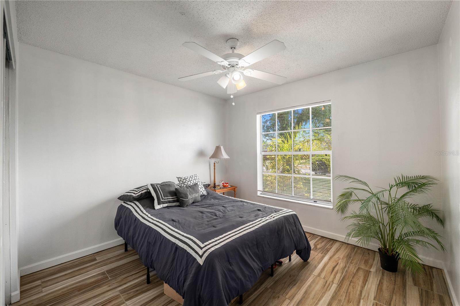 Image 15 of 43 For 12815 Tallowood Drive