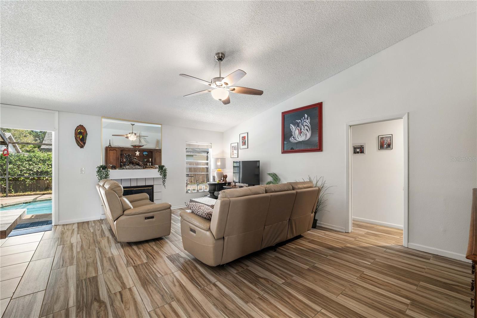 Image 3 of 43 For 12815 Tallowood Drive