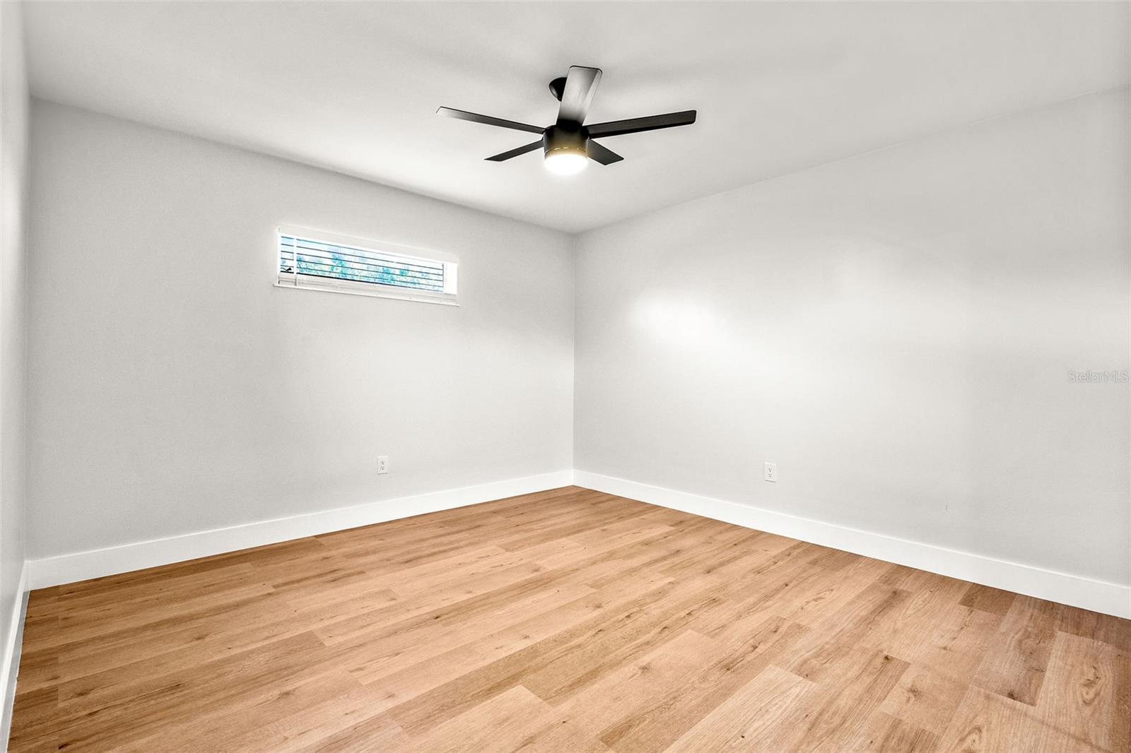 Image 9 of 13 For 300 Nimbus Avenue 2