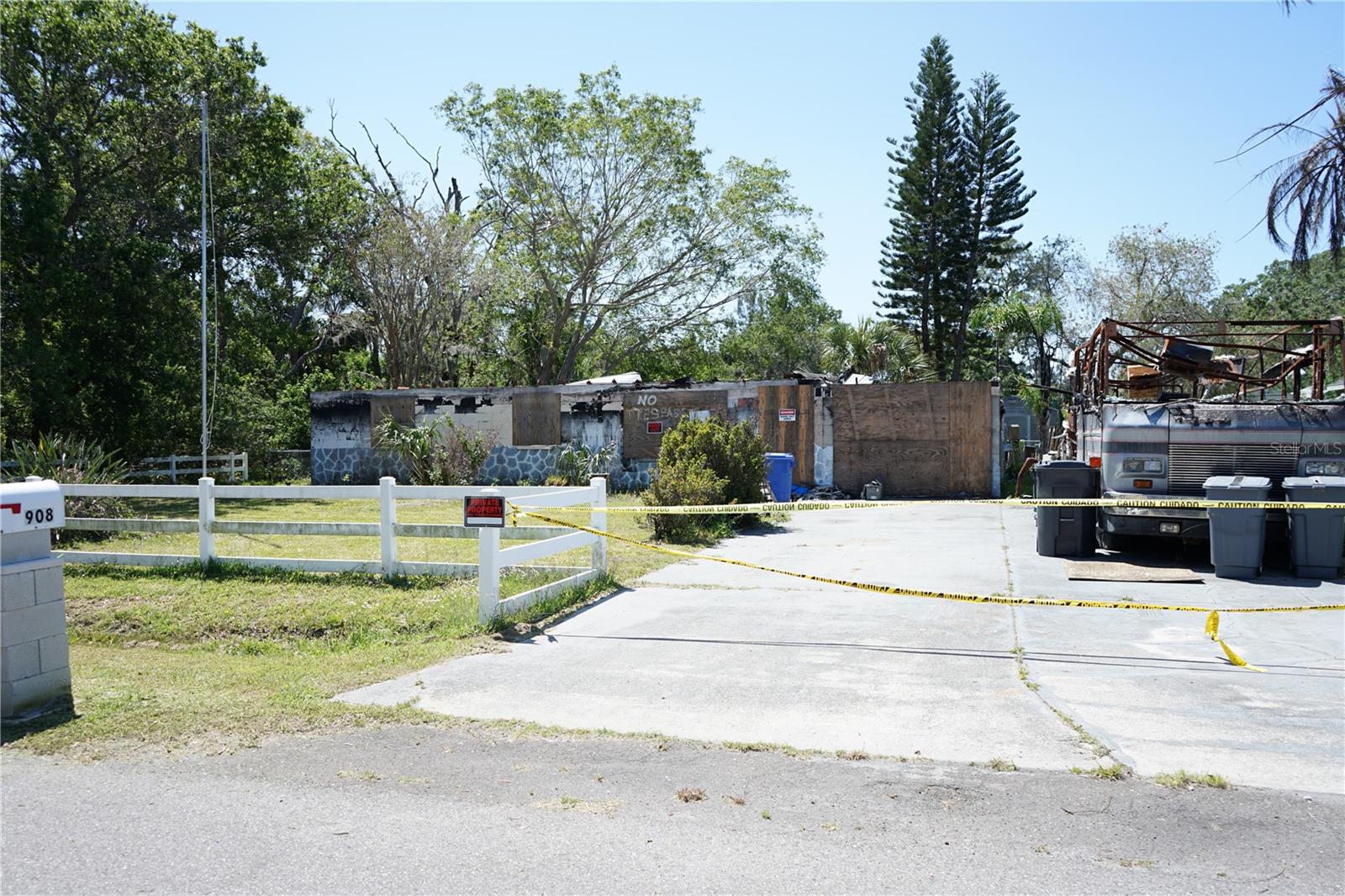 Details for 908 4th Avenue Sw, RUSKIN, FL 33570