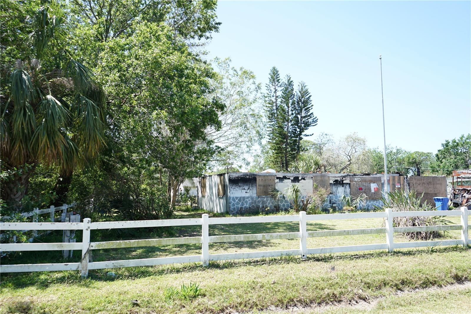 Image 3 of 12 For 908 4th Avenue Sw