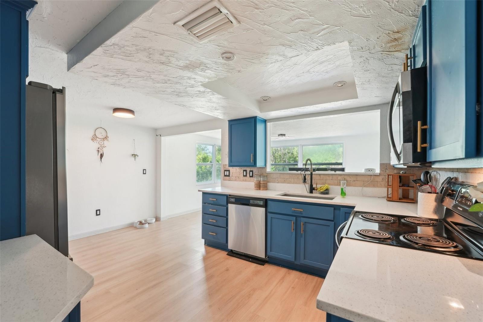 Listing photo id 10 for 12701 Cornell Court