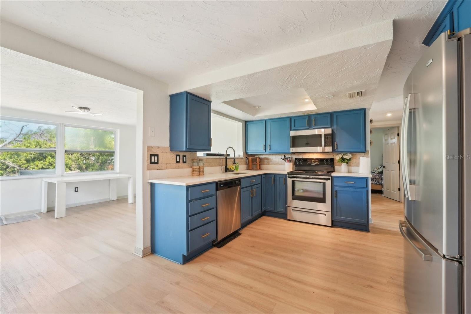 Listing photo id 14 for 12701 Cornell Court
