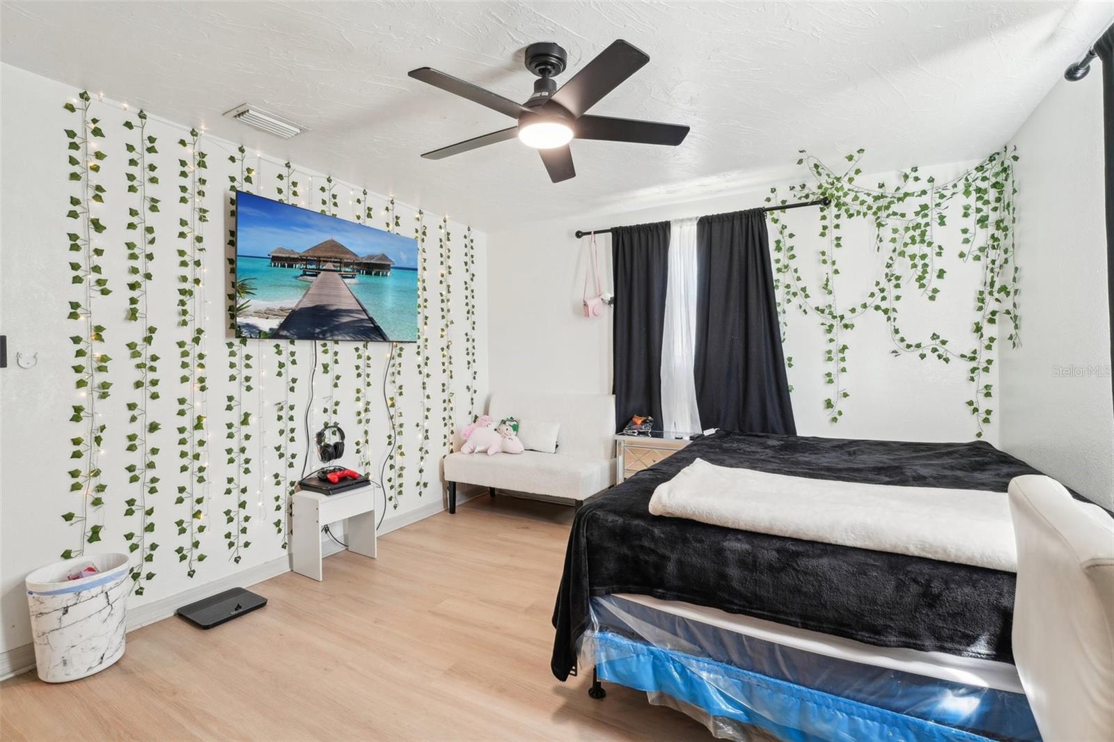 Listing photo id 18 for 12701 Cornell Court
