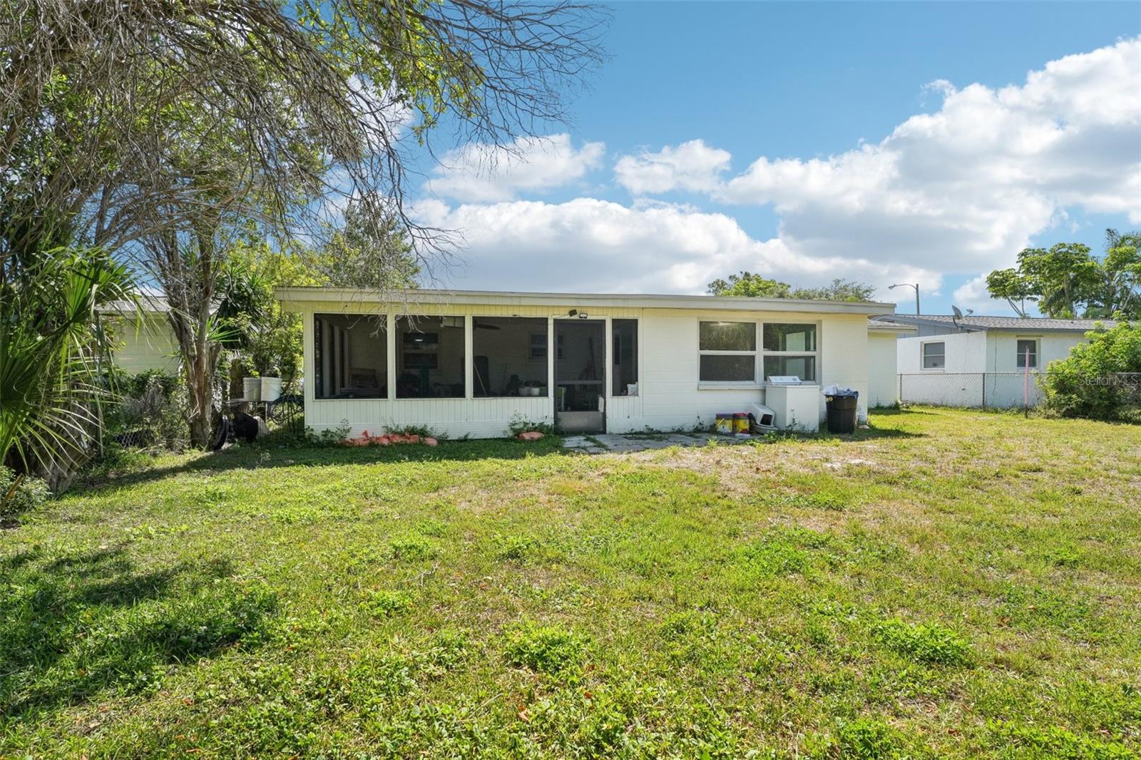 Listing photo id 27 for 12701 Cornell Court