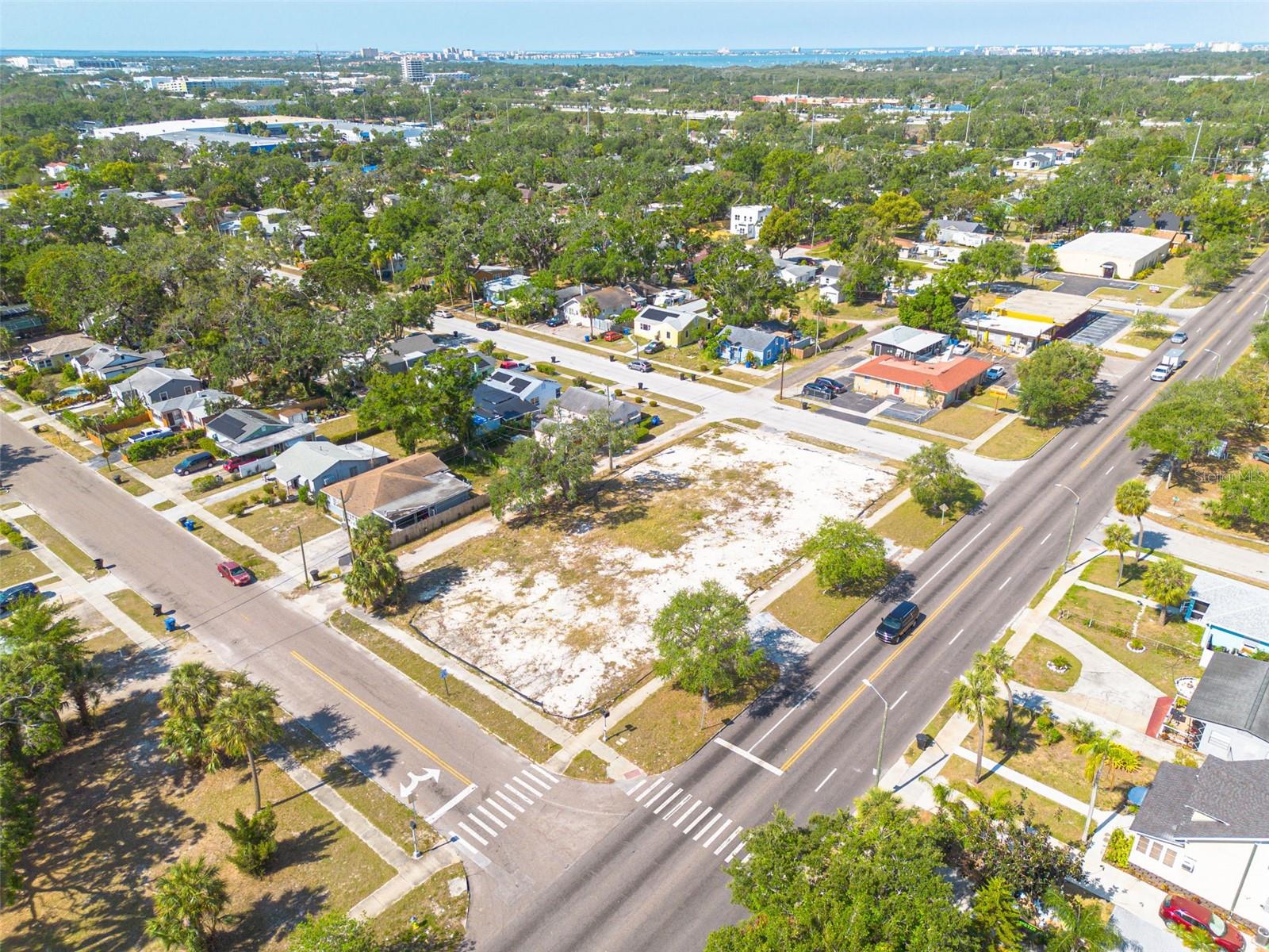 Image 3 of 8 For 2830 18th Avenue S