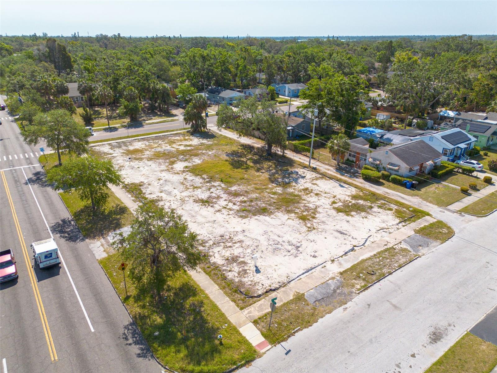 Image 4 of 8 For 2830 18th Avenue S