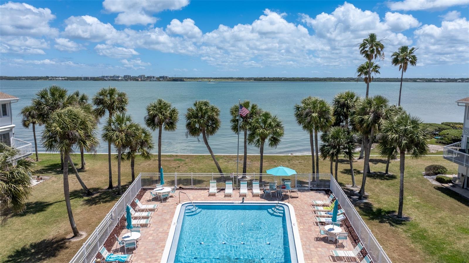 Image 10 of 63 For 1451 Gulf Boulevard 117