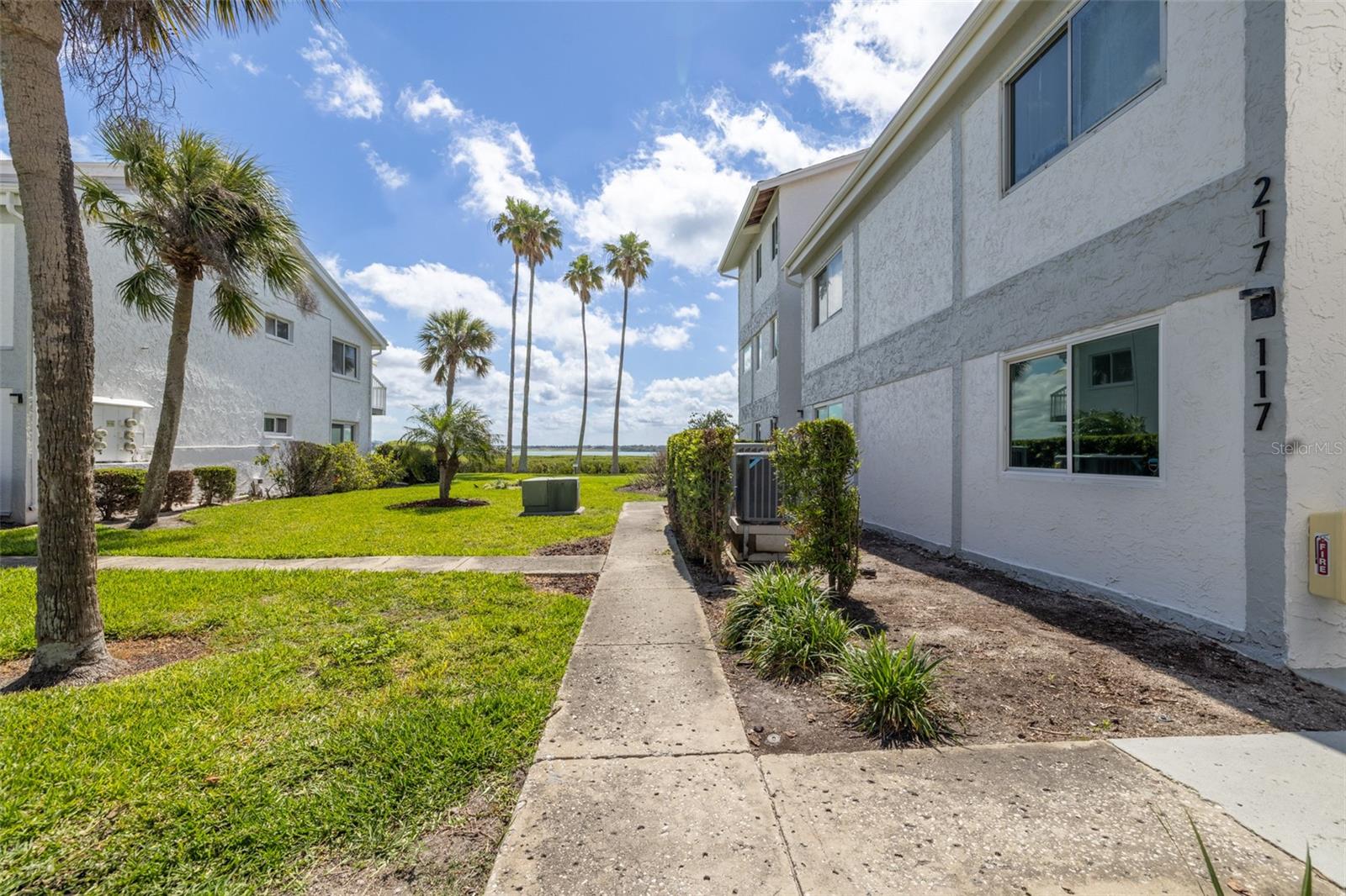 Image 23 of 63 For 1451 Gulf Boulevard 117