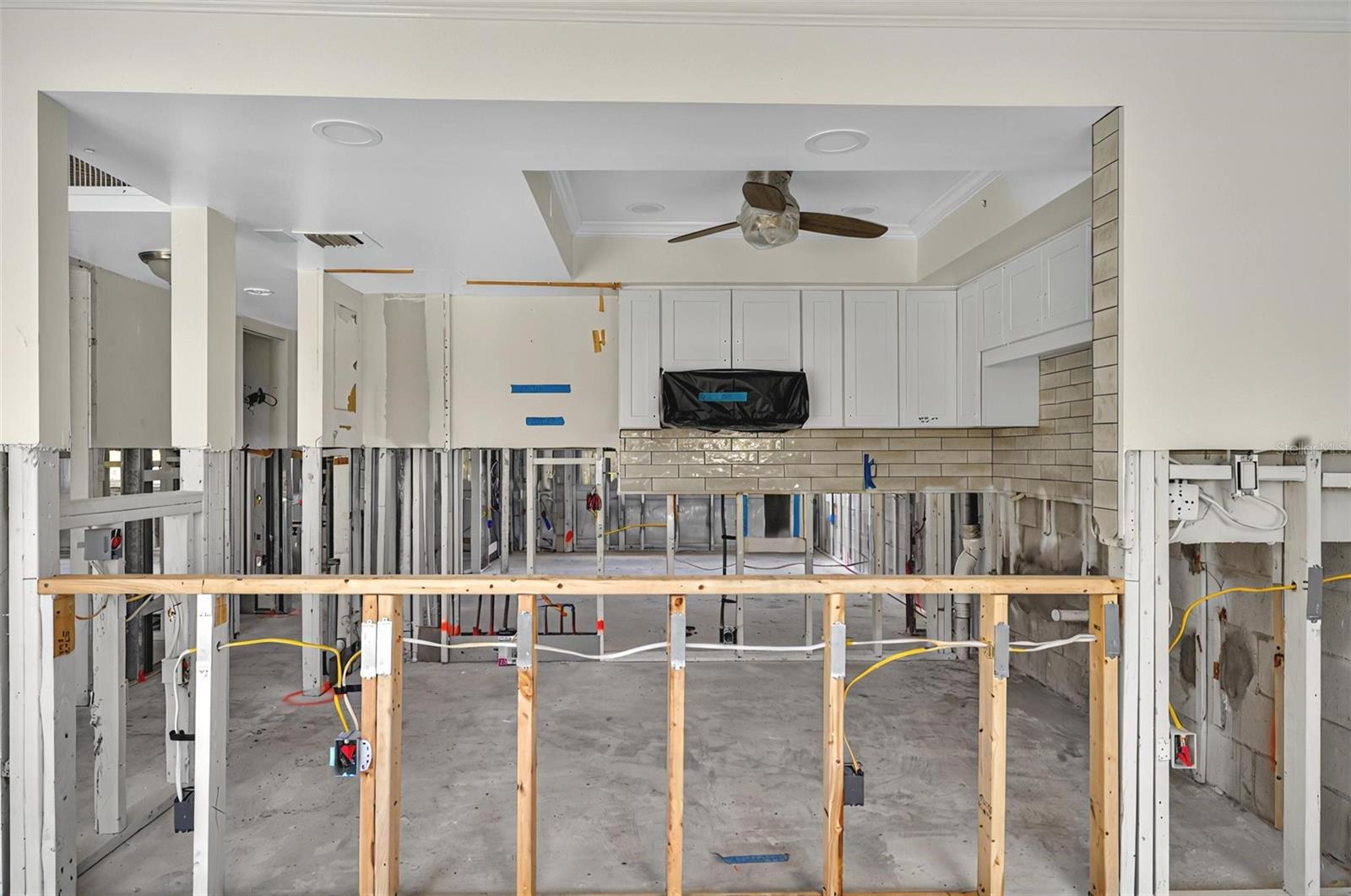 Image 30 of 63 For 1451 Gulf Boulevard 117