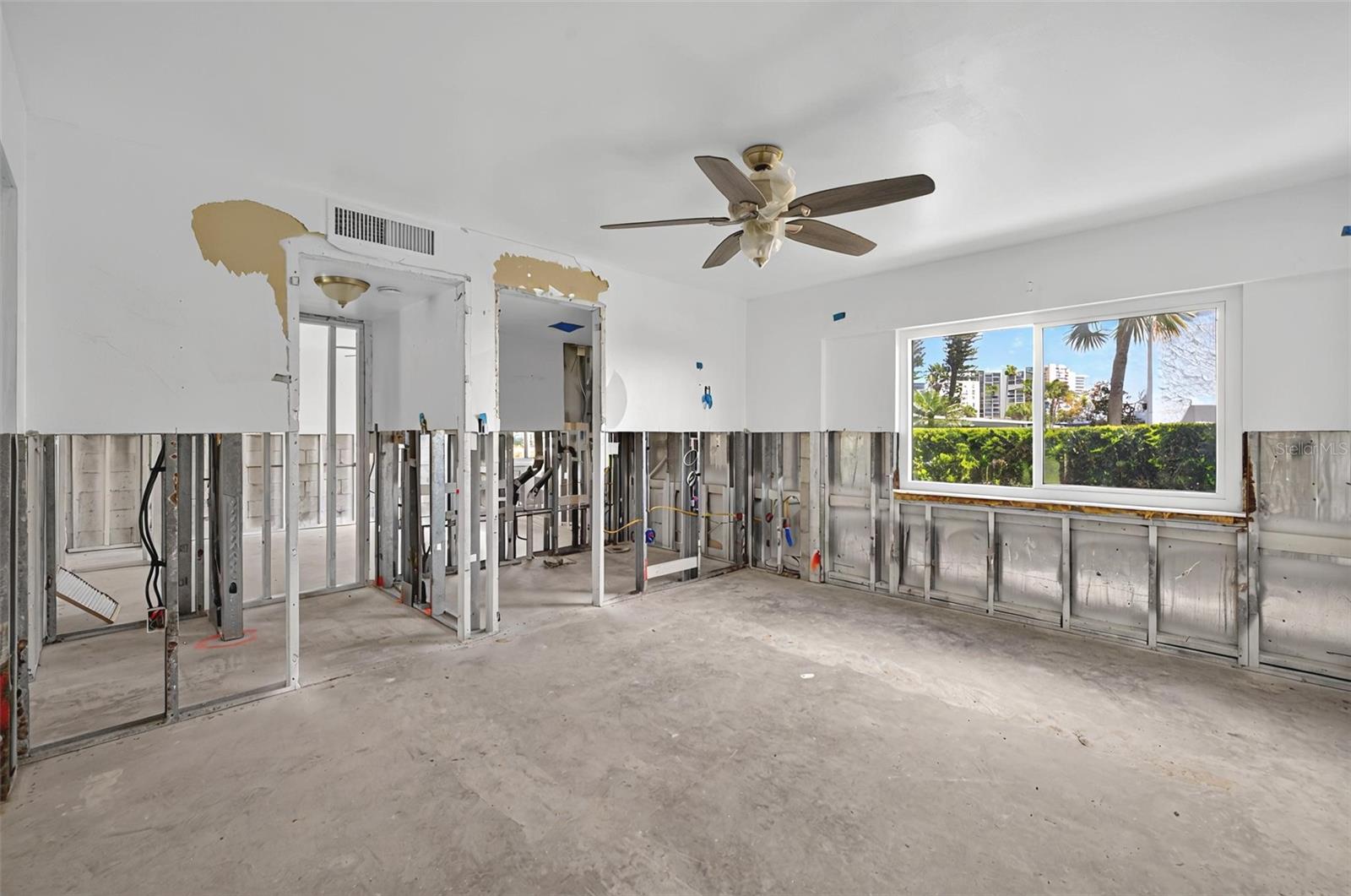Image 37 of 63 For 1451 Gulf Boulevard 117