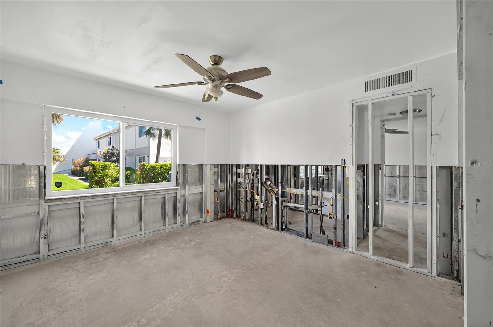 Image 38 of 63 For 1451 Gulf Boulevard 117