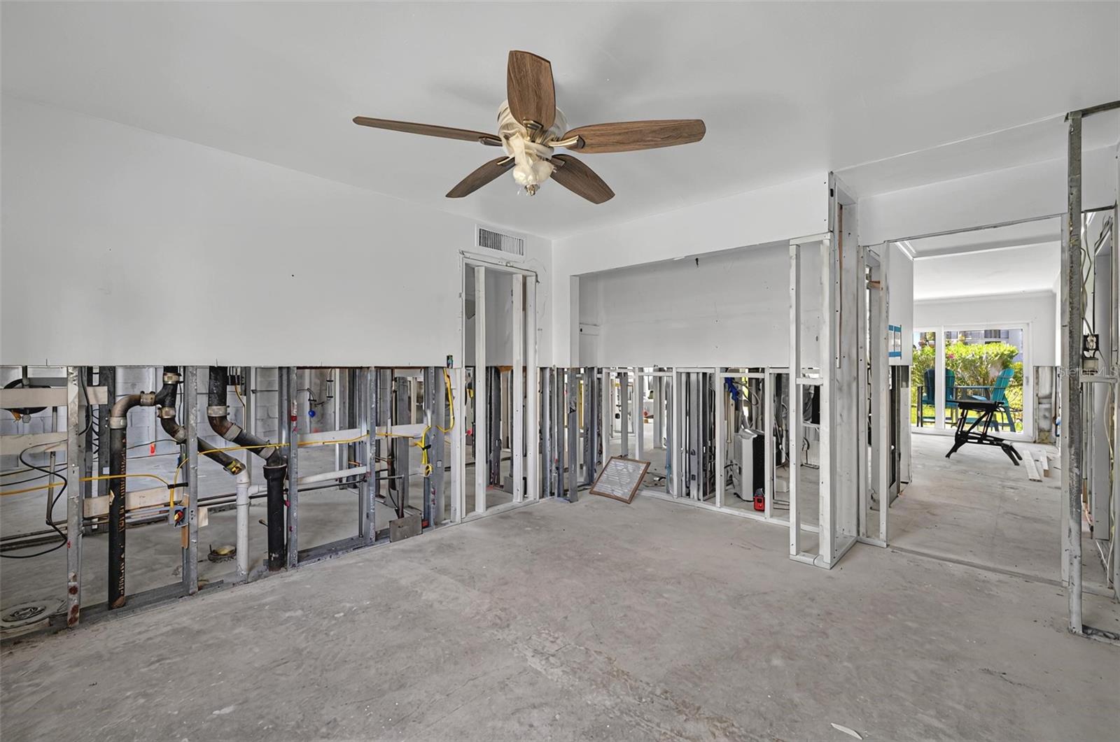Image 39 of 63 For 1451 Gulf Boulevard 117