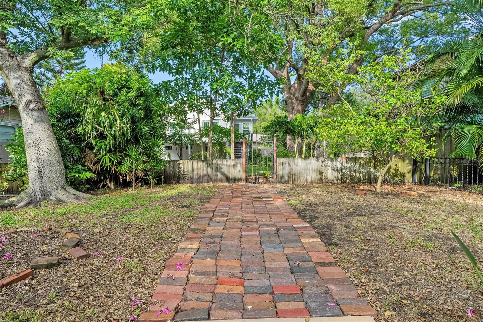 Image 11 of 13 For 2505 Ridgewood Avenue