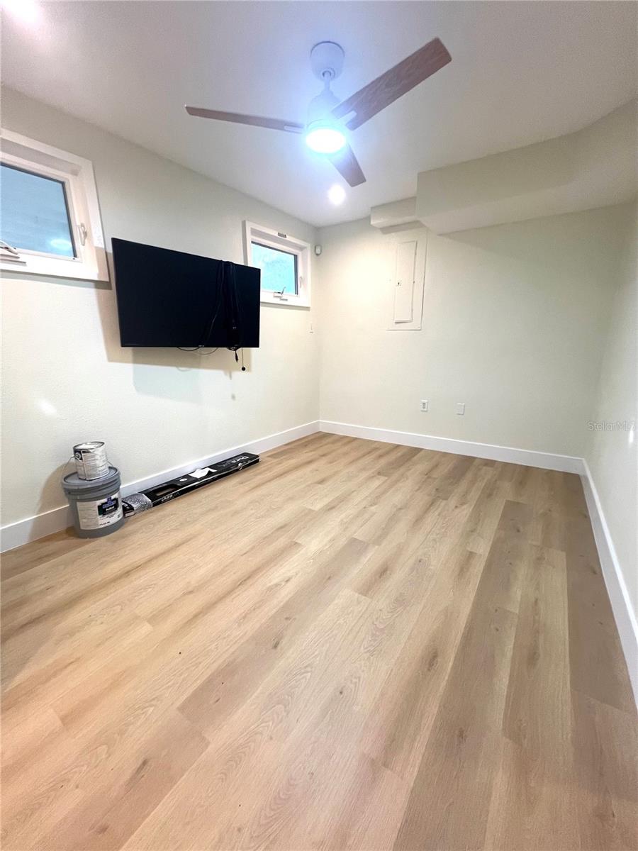 Image 6 of 13 For 2505 Ridgewood Avenue