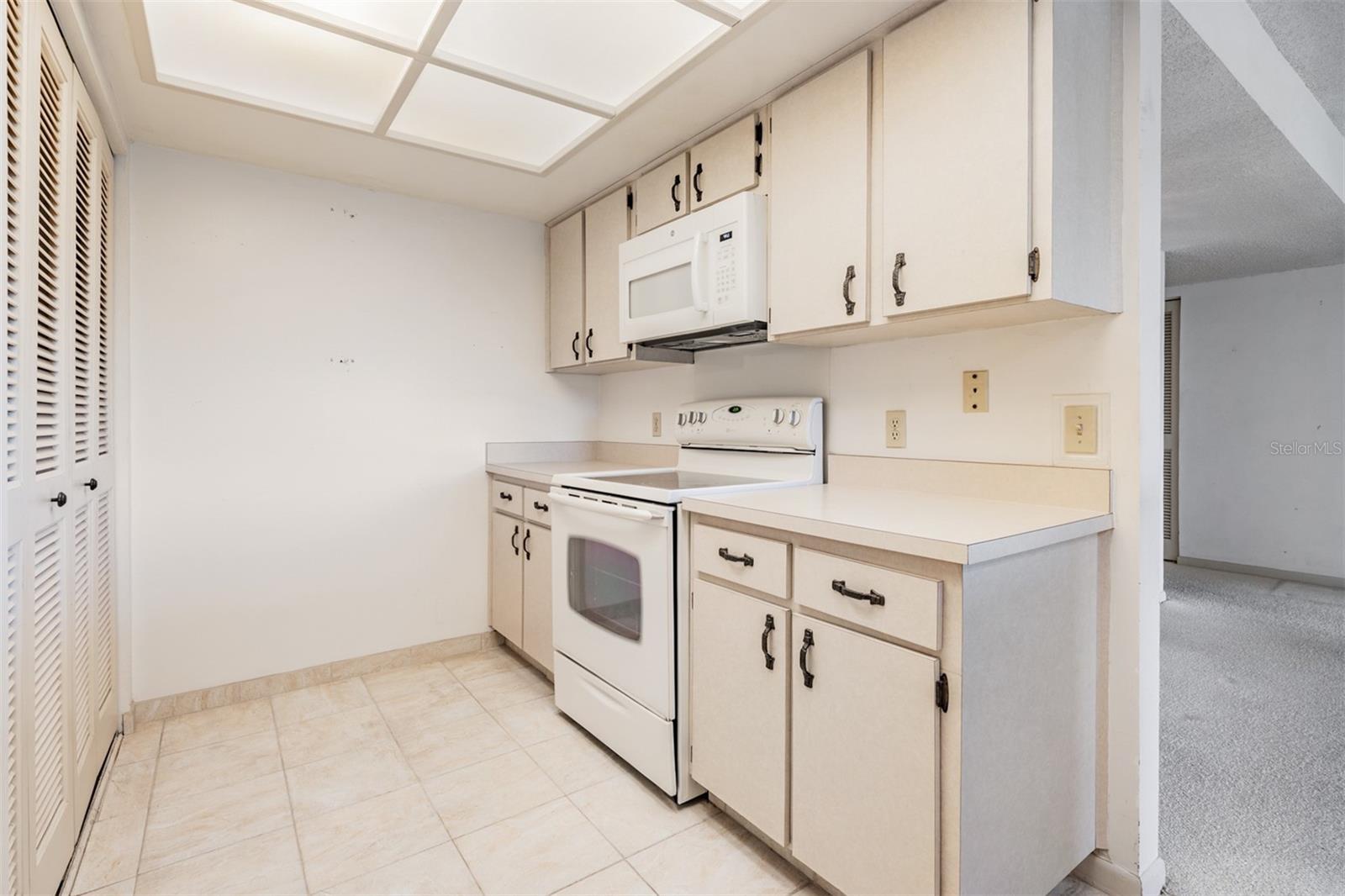 Image 22 of 65 For 13610 Village Drive 4212