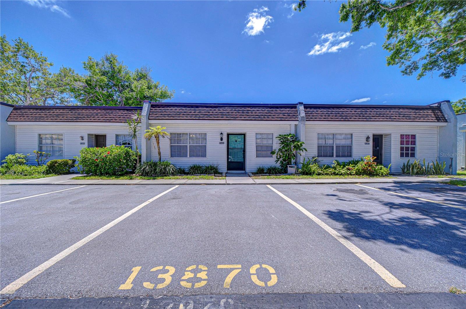 Details for 13870 Oakwood Lane 13870, SEMINOLE, FL 33776