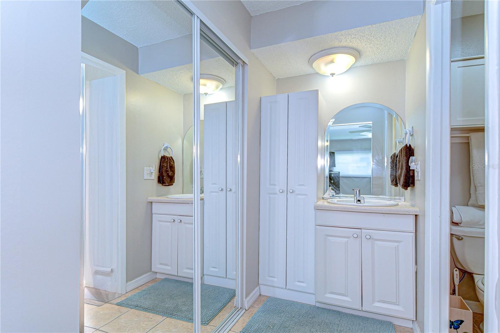 Image 17 of 35 For 13870 Oakwood Lane 13870