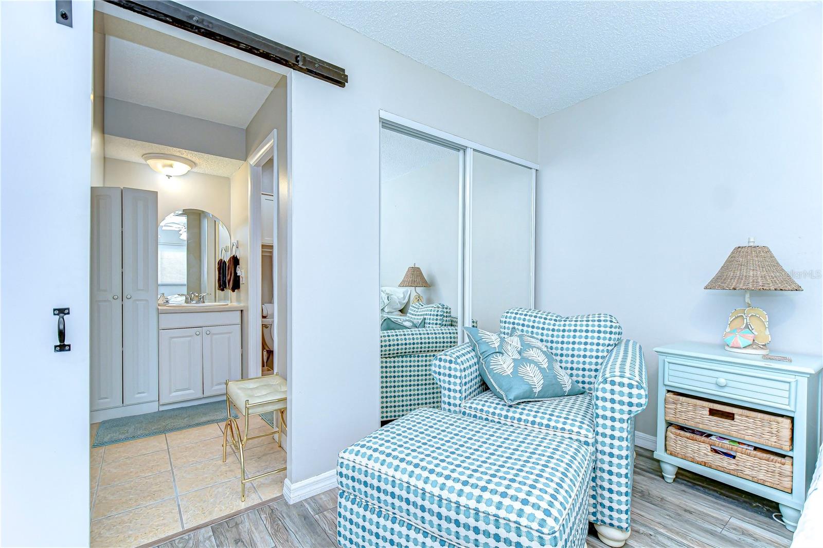 Image 18 of 35 For 13870 Oakwood Lane 13870