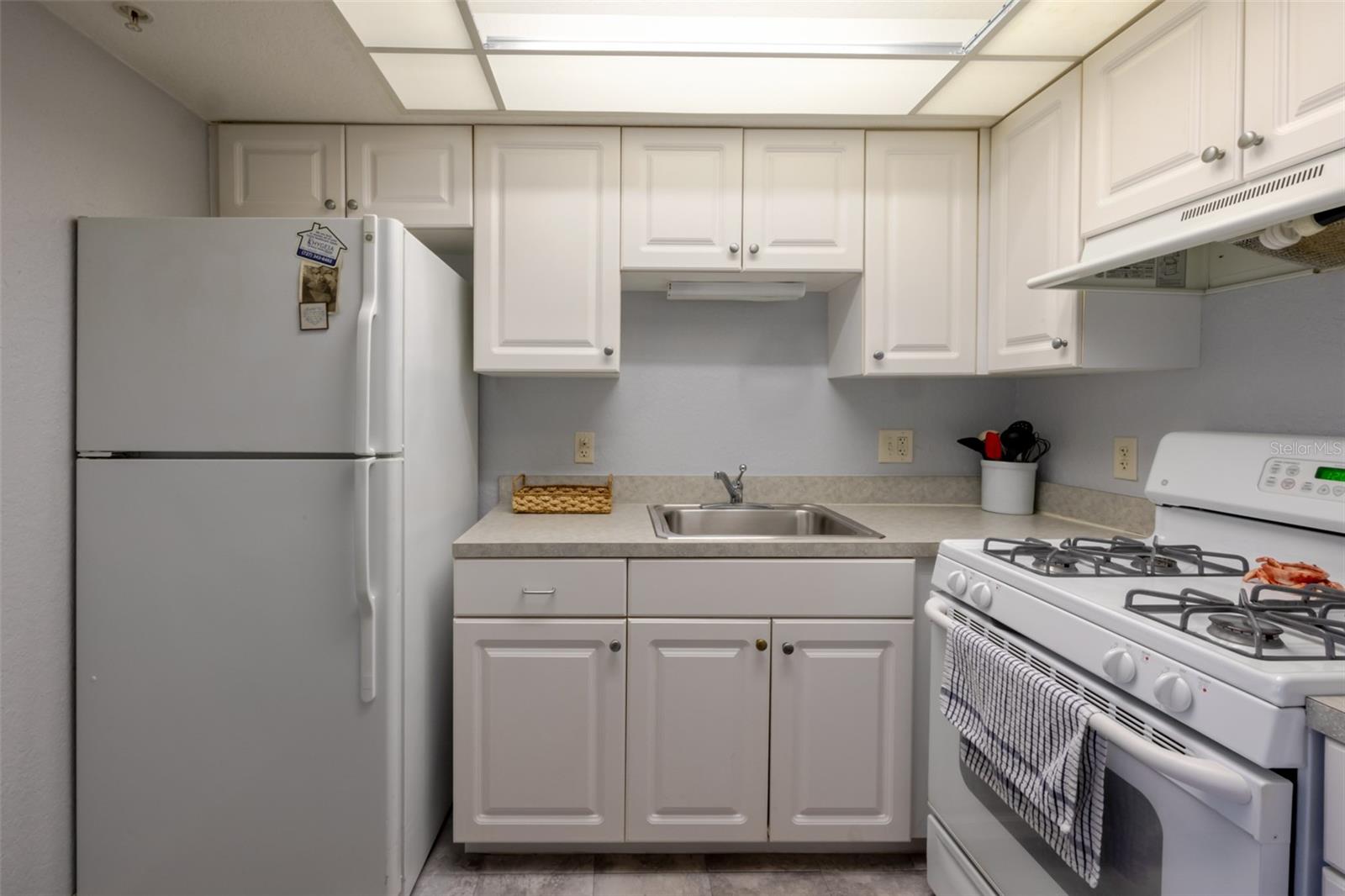 Image 10 of 29 For 1950 59th Avenue N 208