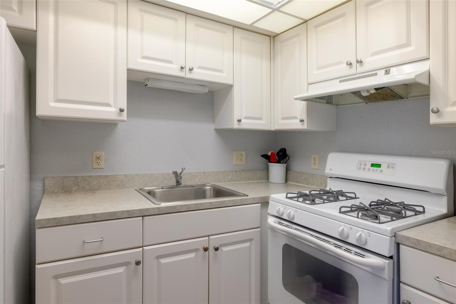 Image 11 of 29 For 1950 59th Avenue N 208