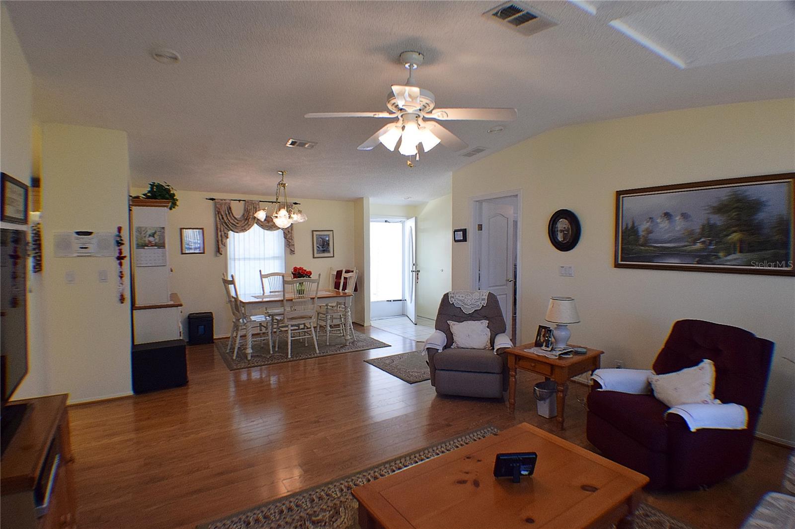 Image 4 of 29 For 10105 Wellington Avenue