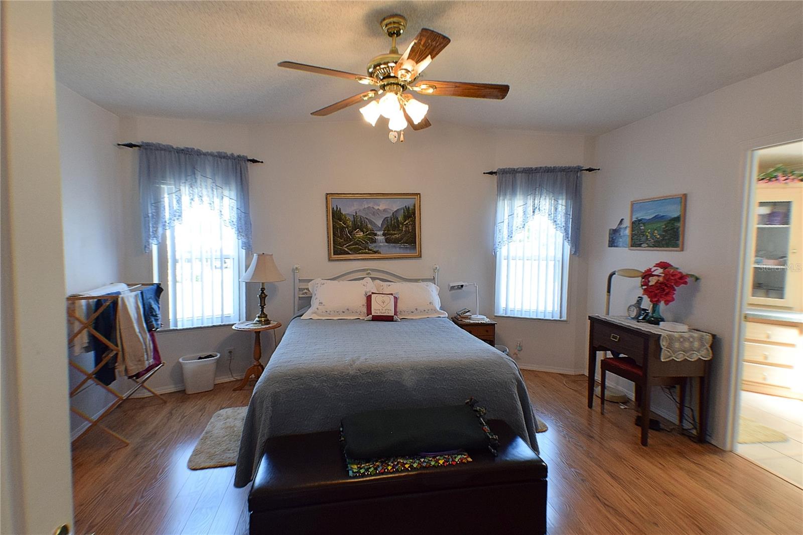 Image 6 of 29 For 10105 Wellington Avenue