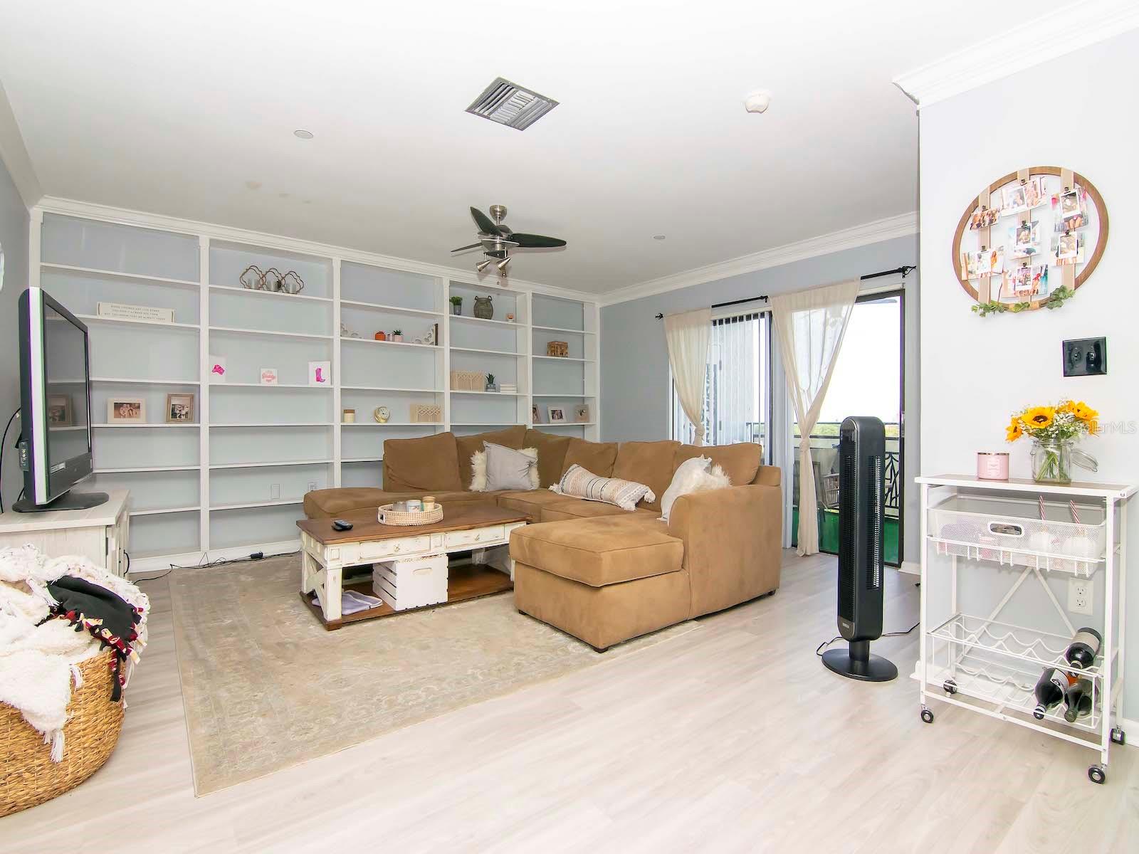 Image 11 of 59 For 2780 Riverside Drive 802