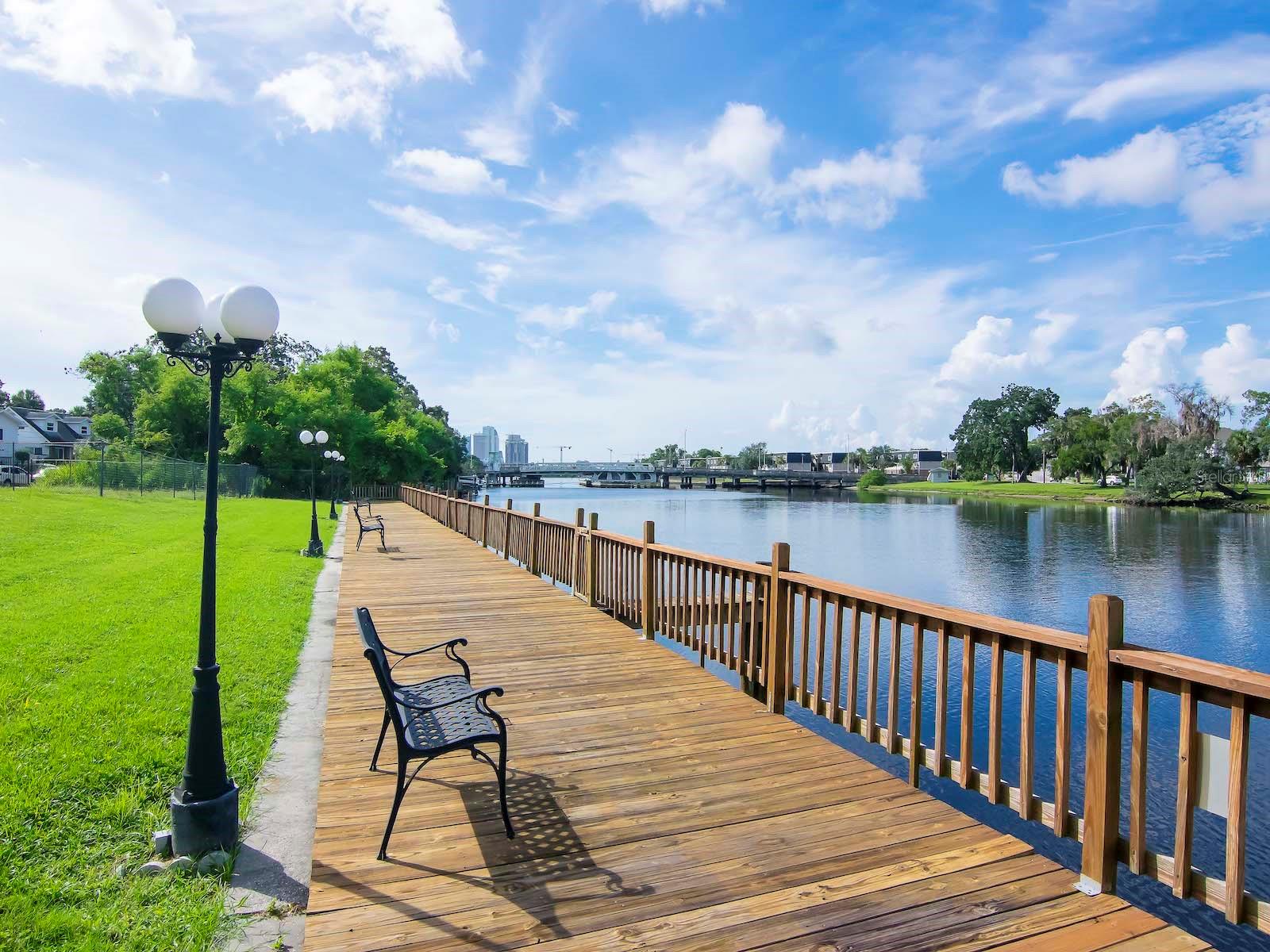 Image 36 of 59 For 2780 Riverside Drive 802