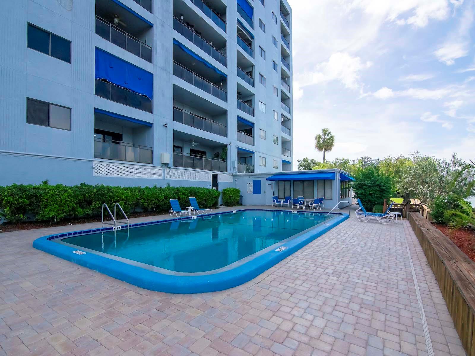 Image 41 of 59 For 2780 Riverside Drive 802