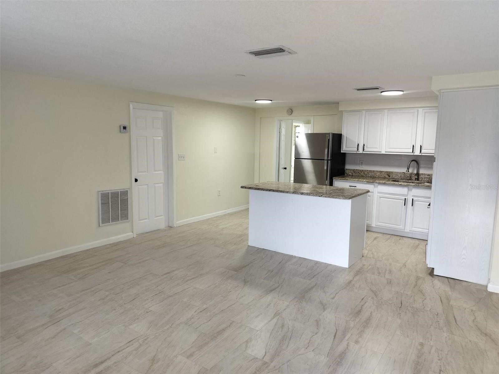 Image 4 of 12 For 10817 Fillmore Avenue