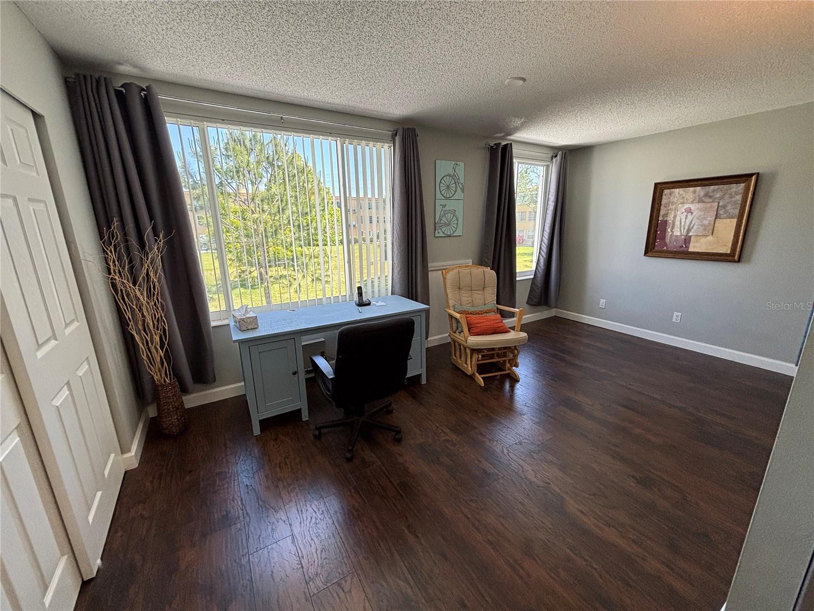 Image 14 of 20 For 2456 Ecuadorian Way 42