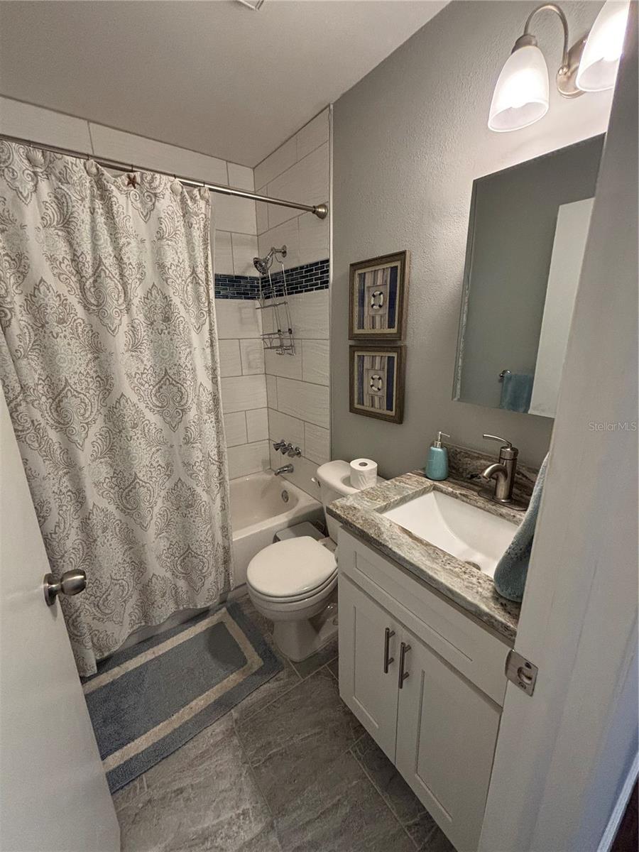 Image 20 of 20 For 2456 Ecuadorian Way 42