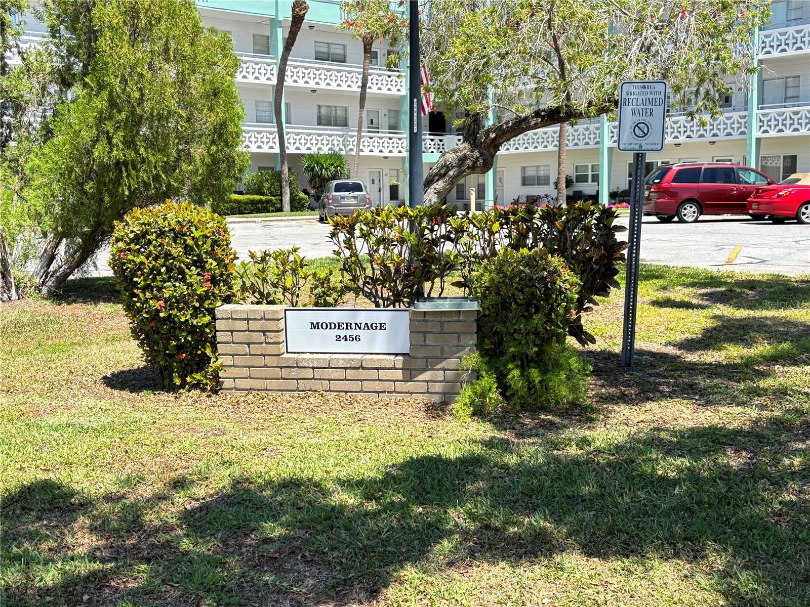 Image 3 of 20 For 2456 Ecuadorian Way 42