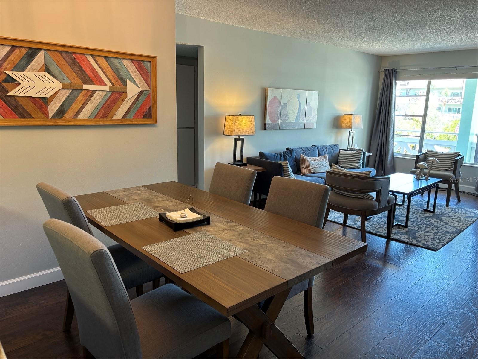 Image 7 of 20 For 2456 Ecuadorian Way 42