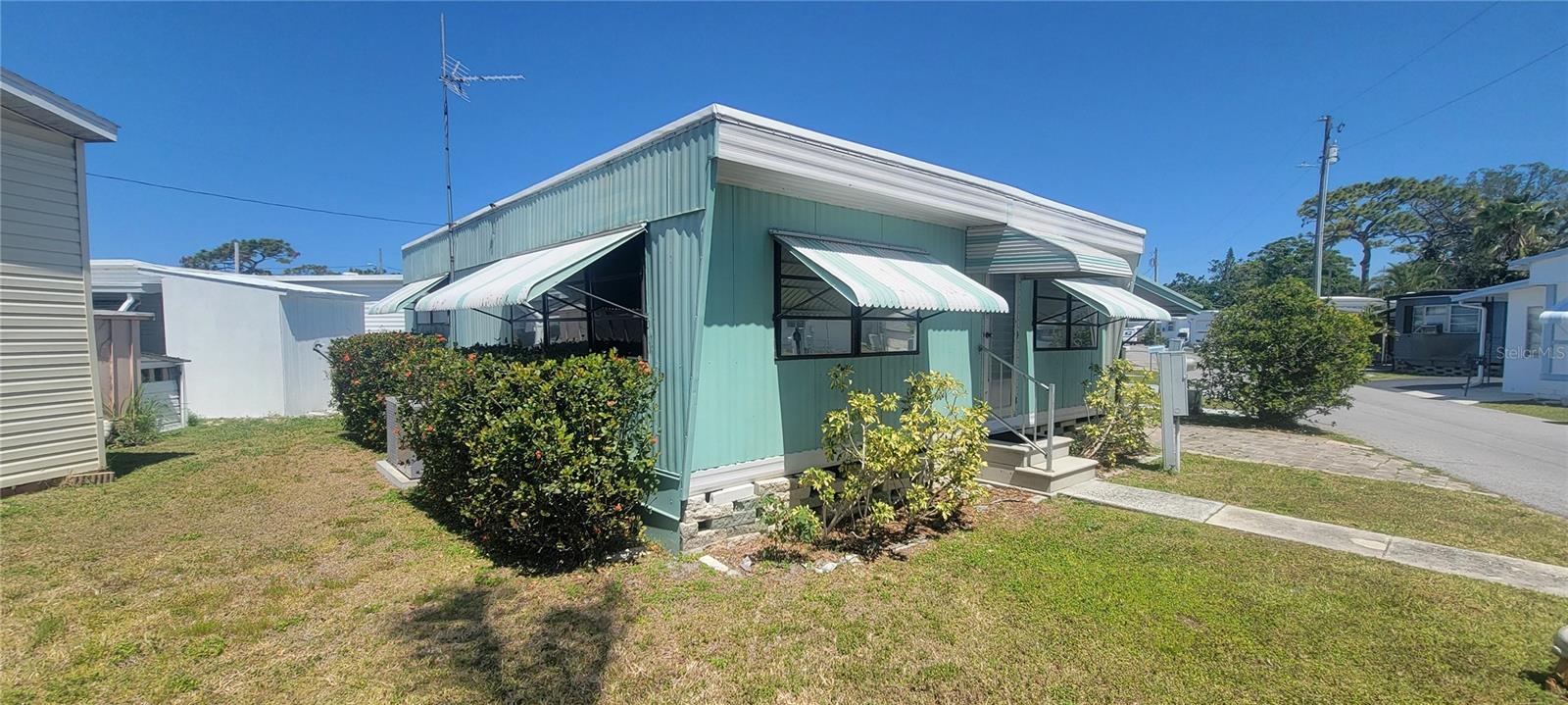 Image 15 of 19 For 4676 66th Lane N 20