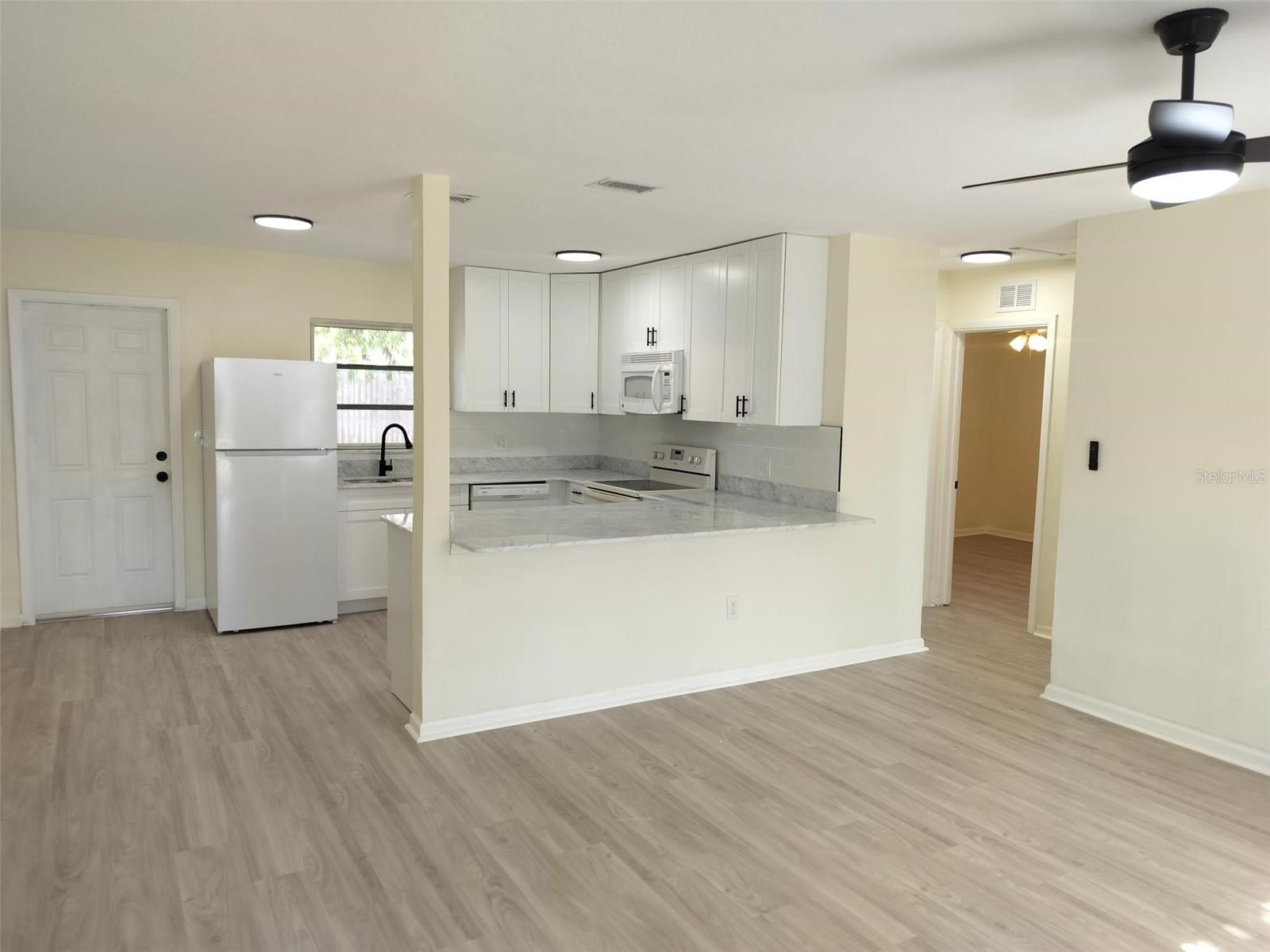Listing photo id 0 for 6646 Del Prado Terrace