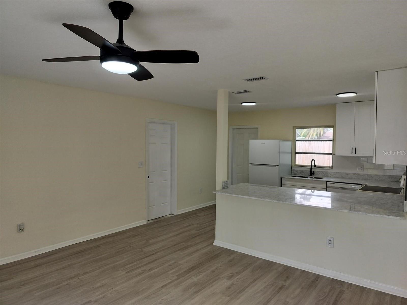 Listing photo id 1 for 6646 Del Prado Terrace