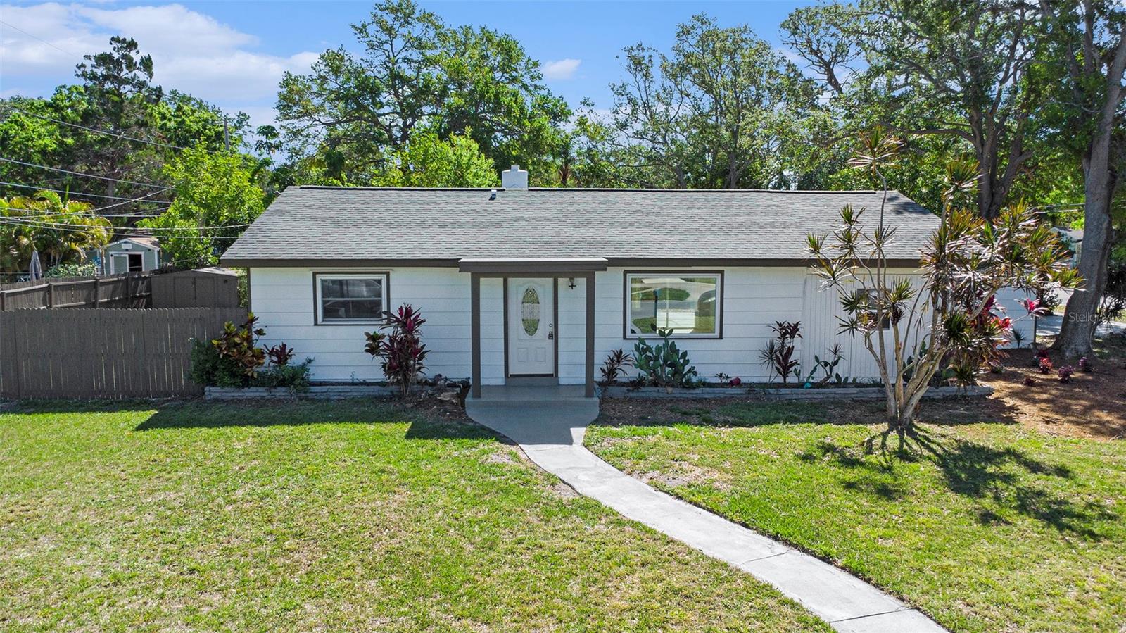 Image 2 of 28 For 1601 Paloma Lane