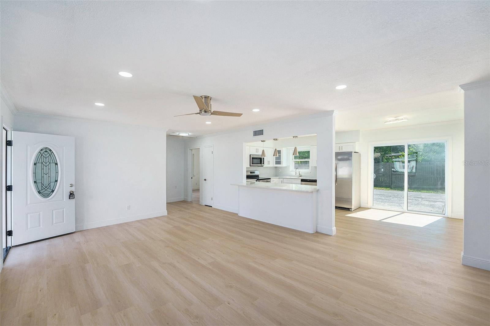 Image 3 of 28 For 1601 Paloma Lane