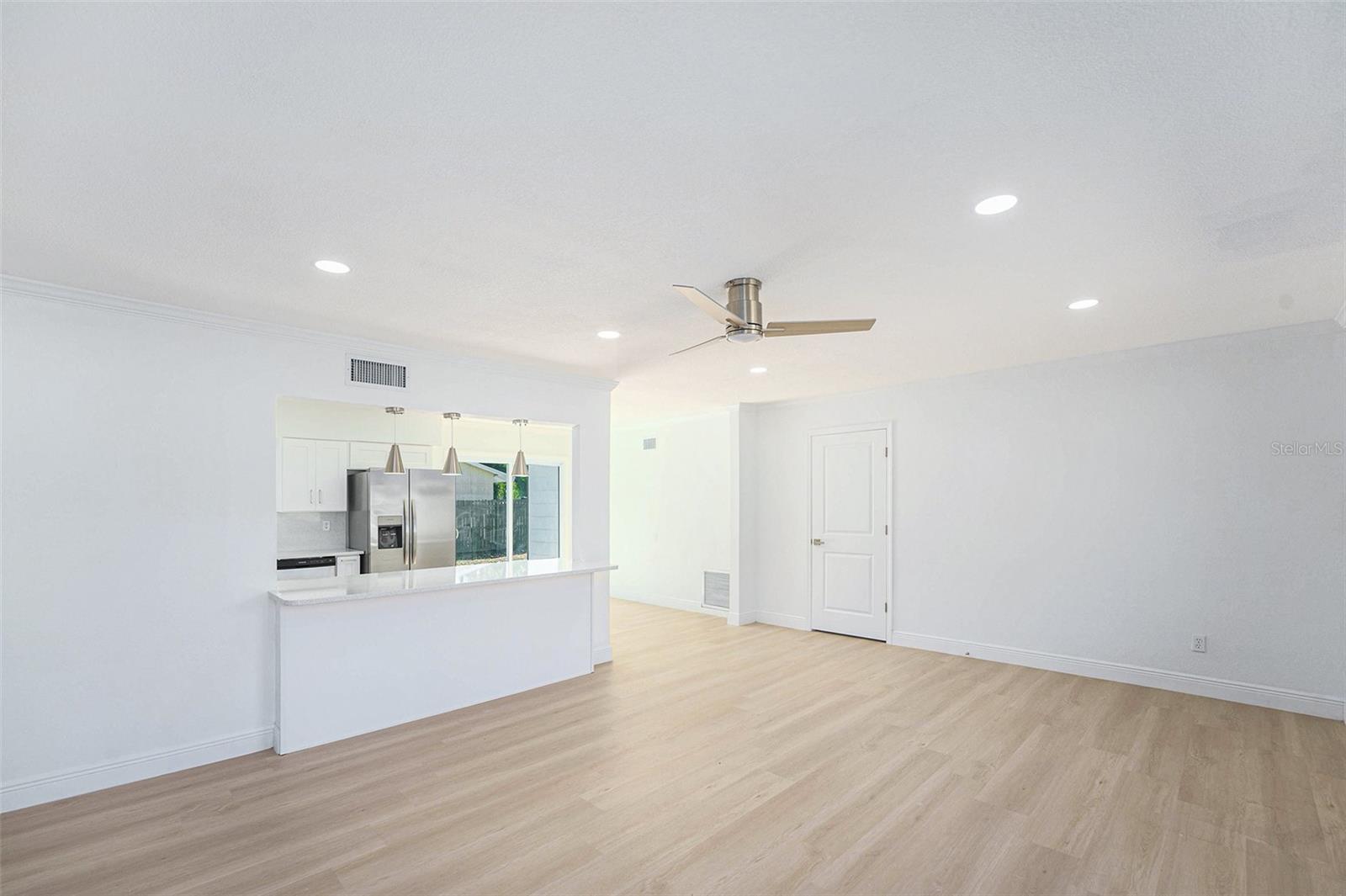 Image 4 of 28 For 1601 Paloma Lane